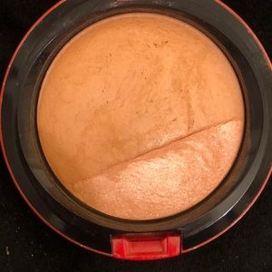 MAC refresh bronzer and highlighter combo